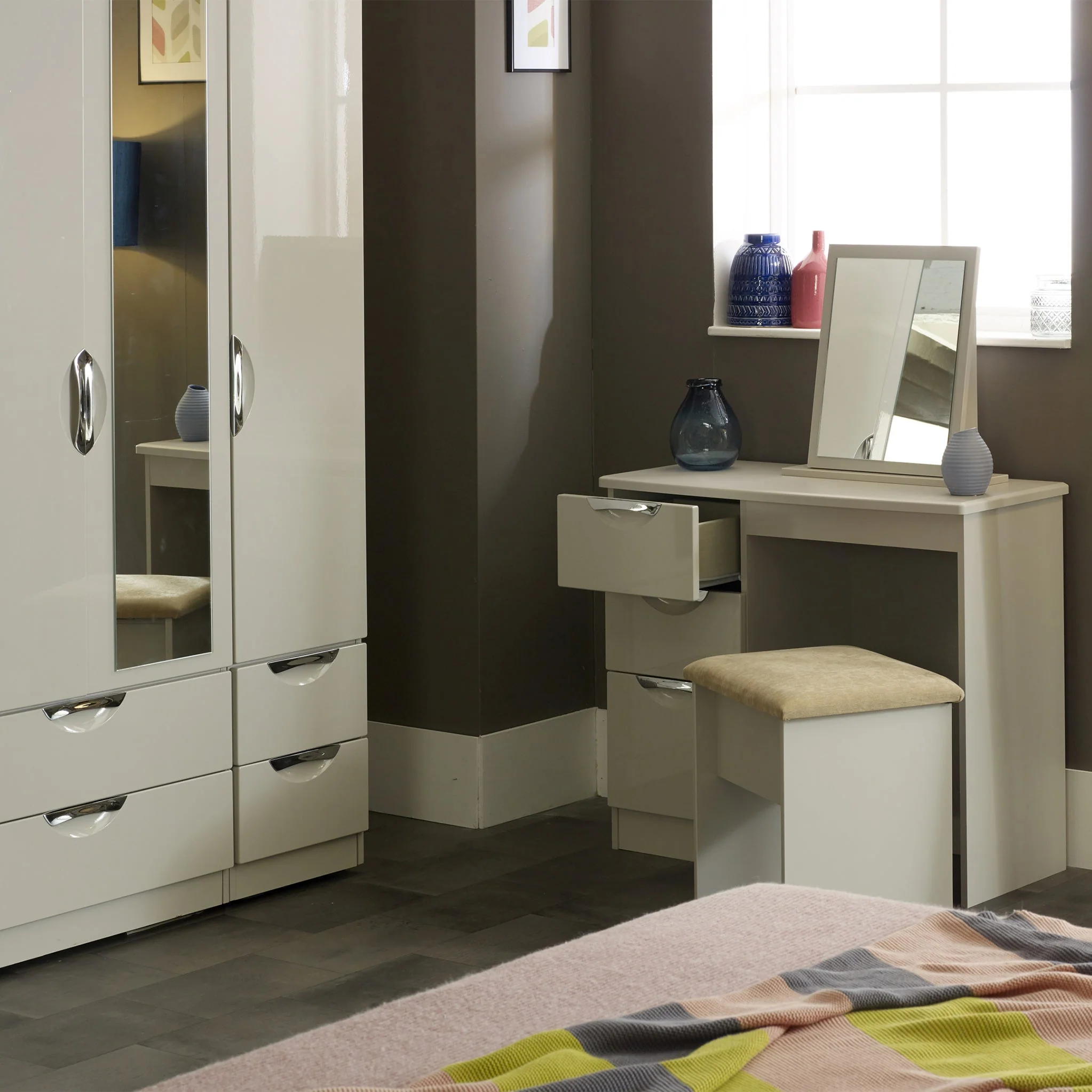 Beckett Gloss Dressing Table with Stool - Image 2