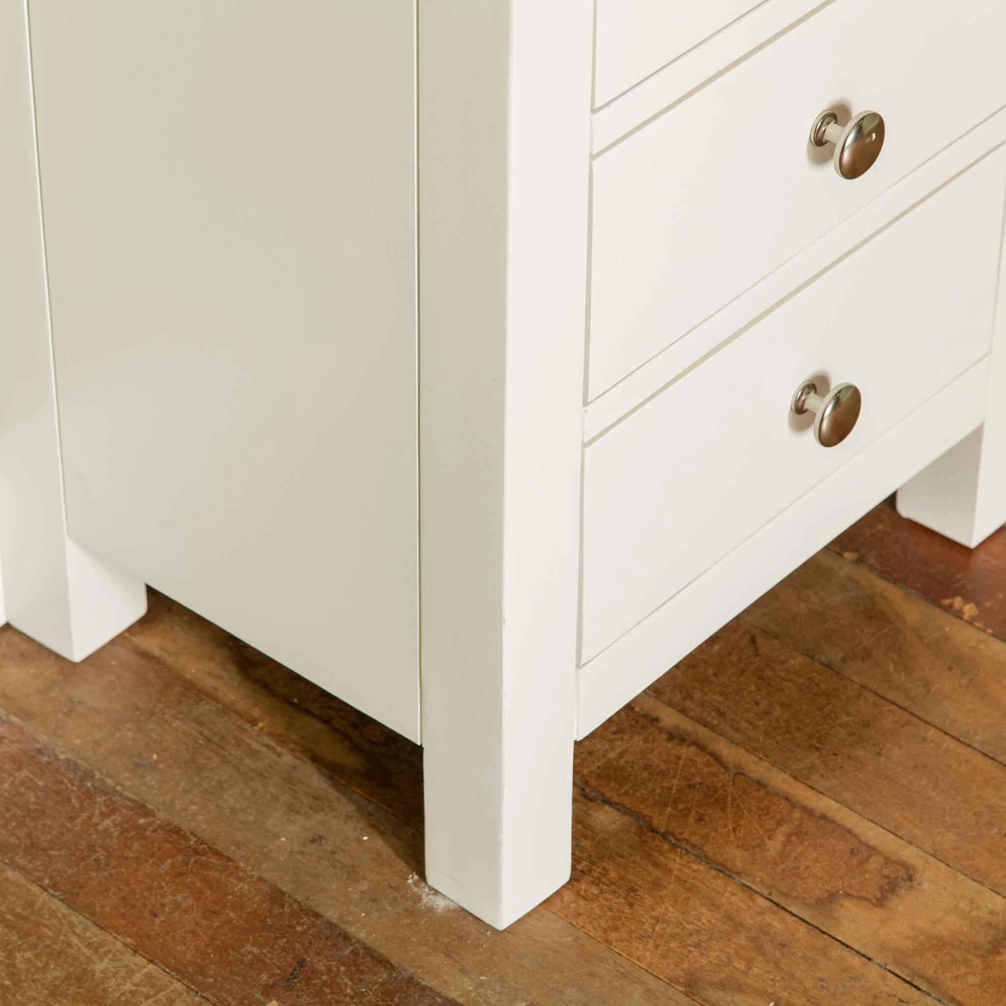 Cornish 3 Drawer Bedside Table - Image 18