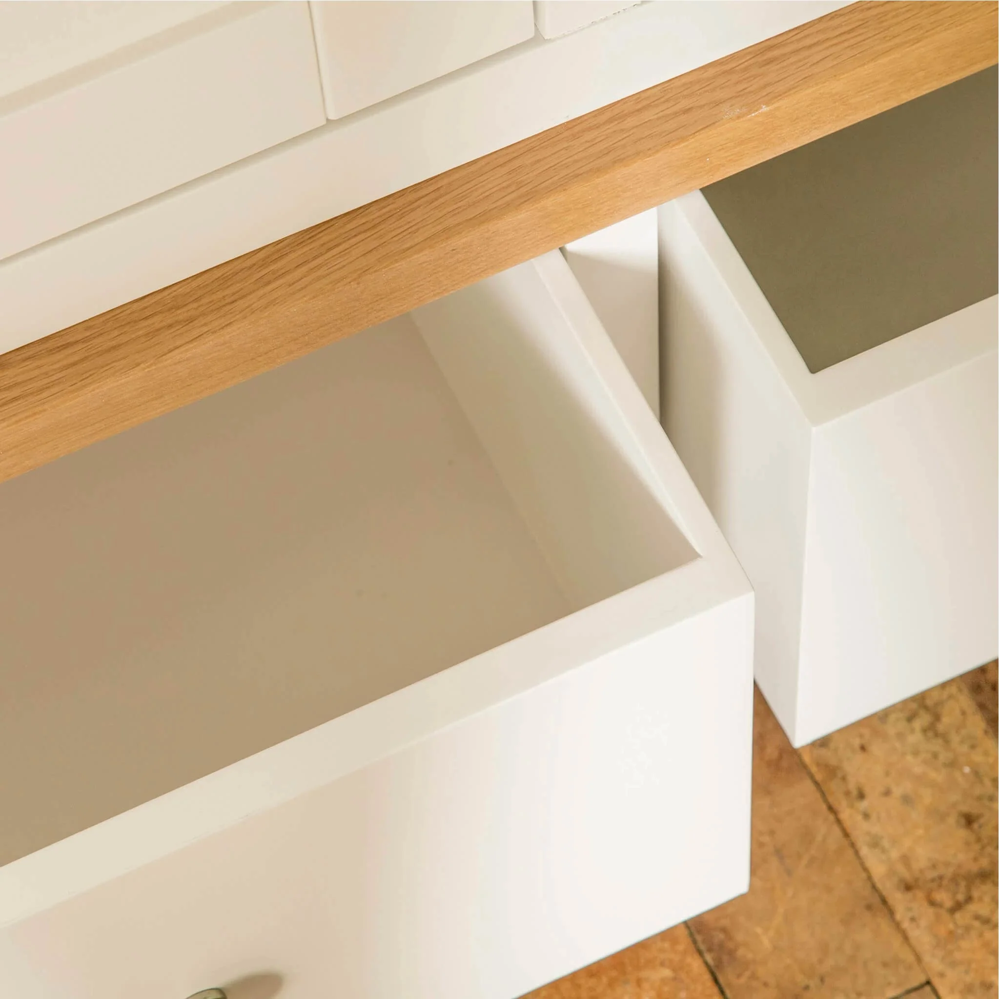 Farro Triple Wardrobe with Drawers - Image 10