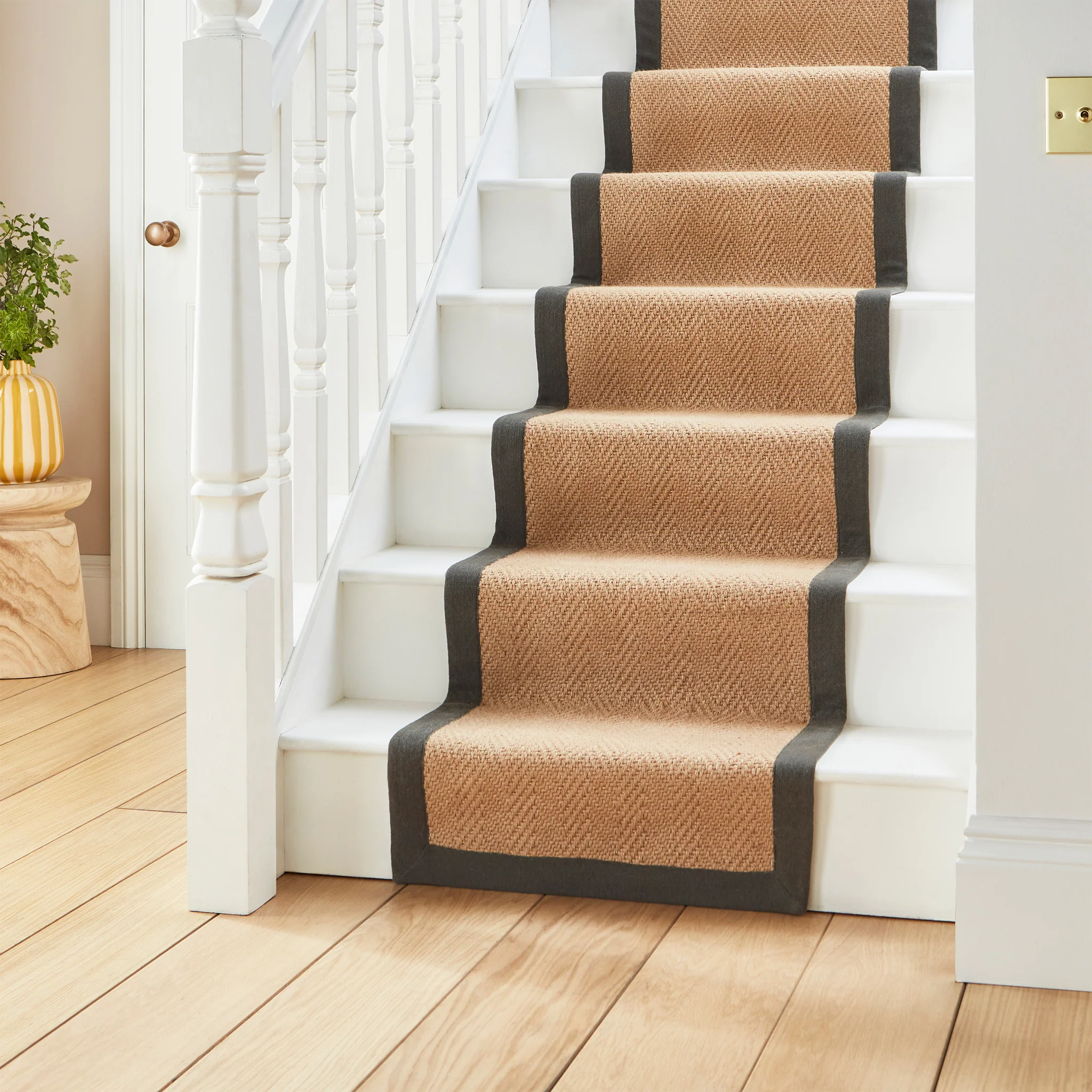 Ford Herringbone Jute Border Rug - Image 17
