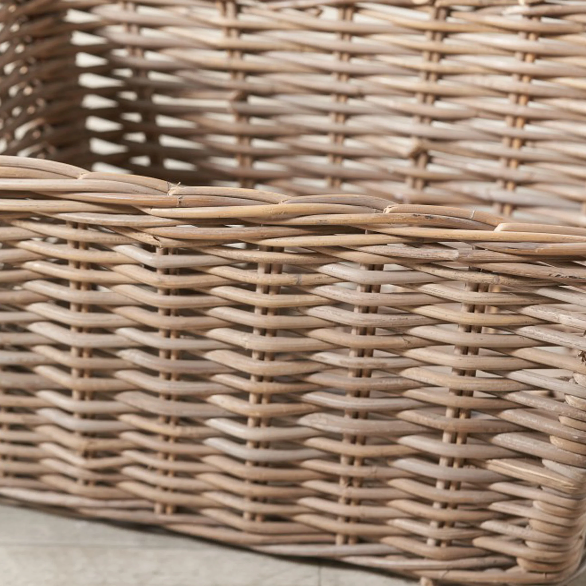 Kubu Rectangular Handled Laundry Basket - Image 4