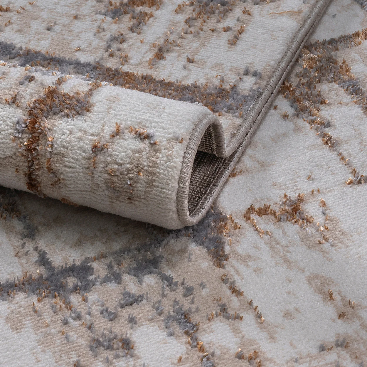 Sully Metallic Abstract Design Rug - Image 5