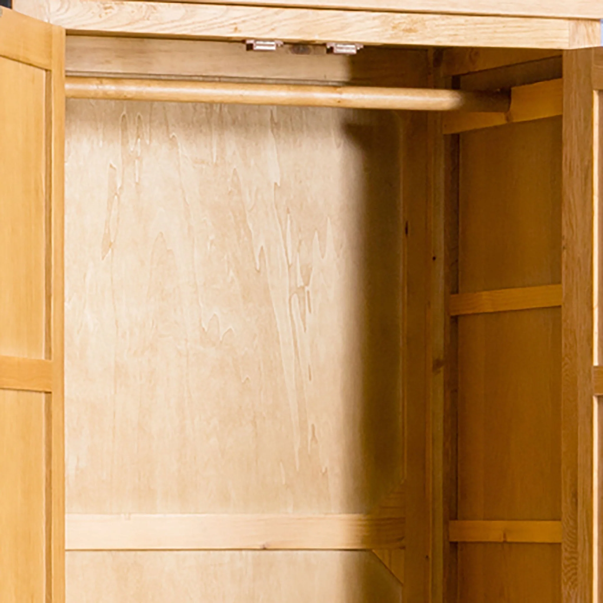 Surrey Oak Double Wardrobe & Drawer - Image 6